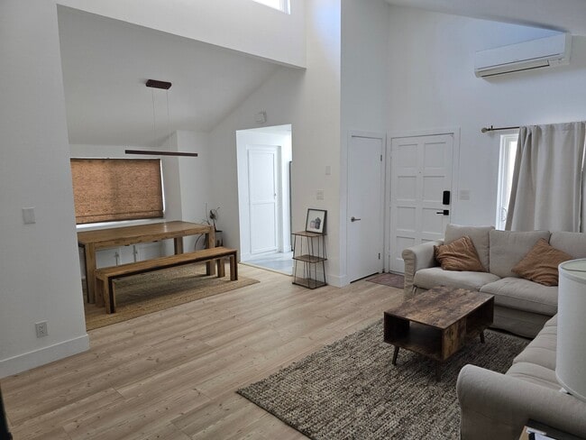 Building Photo - 6161 Caminito Baeza