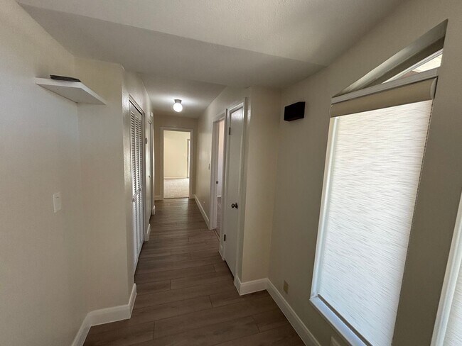 Building Photo - SPACIOUS REMODELED HOME FOR RENT!