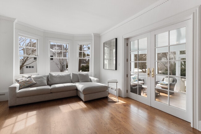 Building Photo - 29 Weston Hill Rd