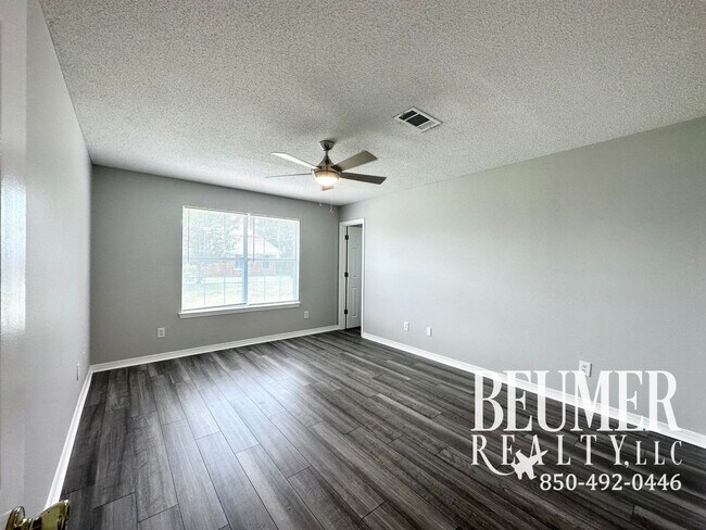 Building Photo - 3br/2ba minutes to NAS back gate