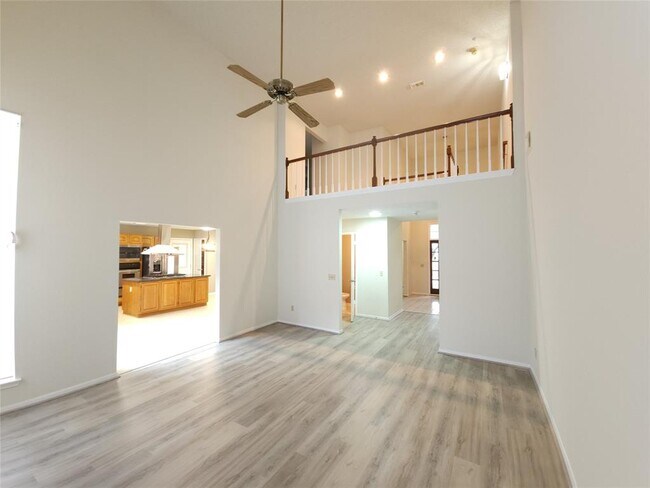 Building Photo - 3226 Country Club Blvd