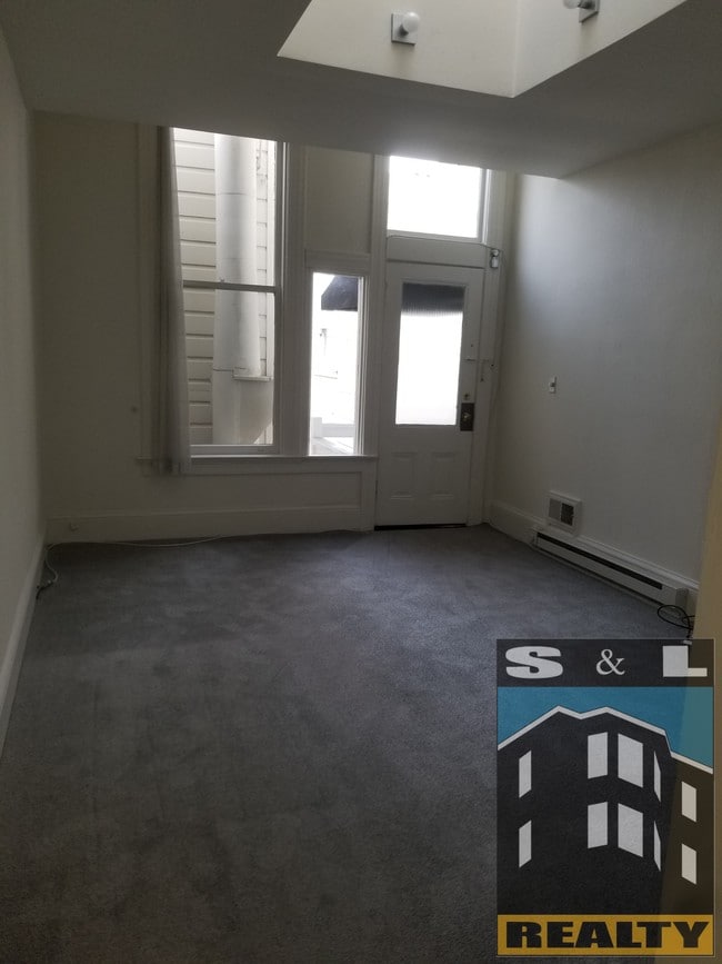 Building Photo - 2297 Laguna St