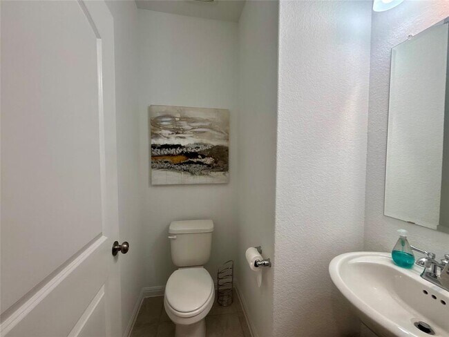 Building Photo - 325 Harbors Ln