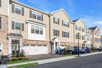 Building Photo - 2002 Evans Ln