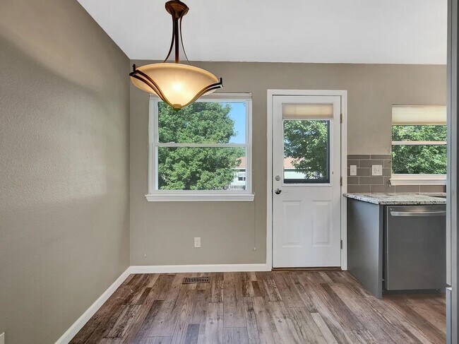 Building Photo - Beautiful ranch-style home!