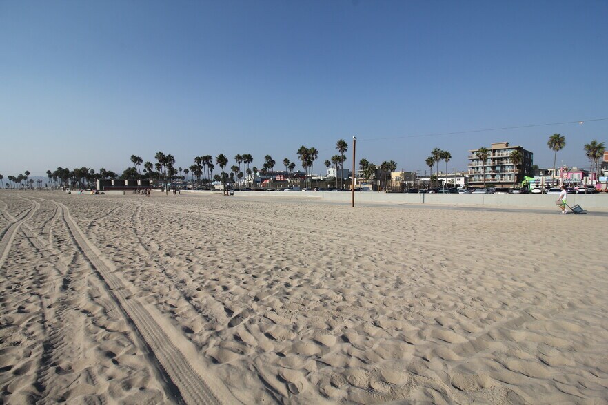 Venice Beach - 2010 Pacific Ave