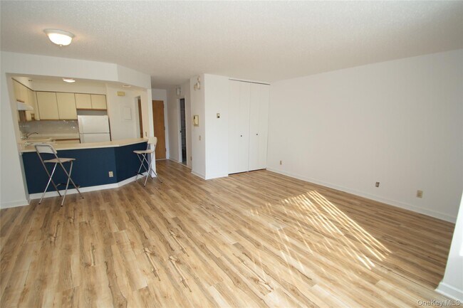 Building Photo - 14 Nosband Ave