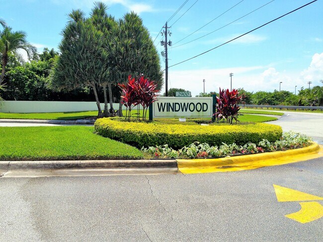 Building Photo - 321 Norwood Terrace