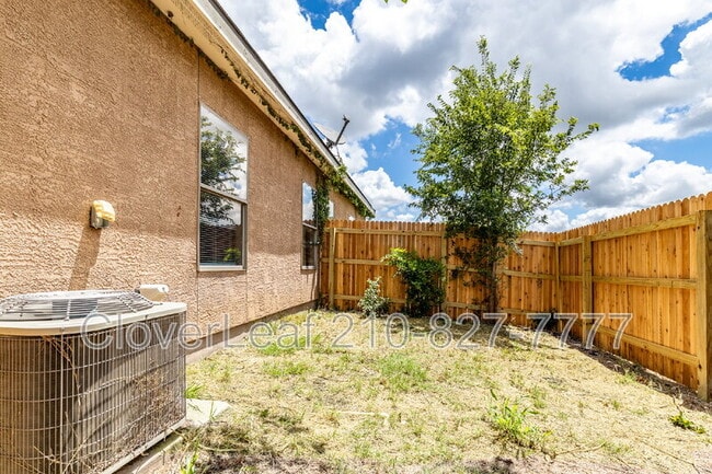 Building Photo - 5718 Golf Heights