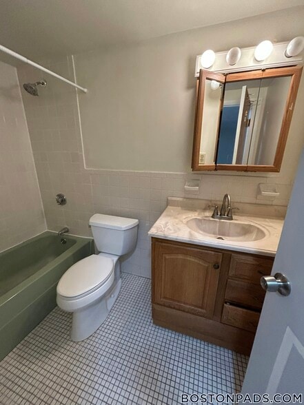 Building Photo - 175 Adams St