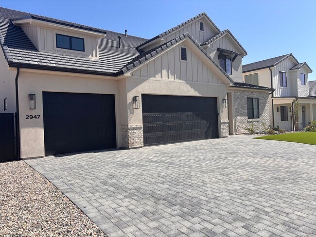 Building Photo - BRAND NEW 6 bed  | 4 bath | 3 car garage c...