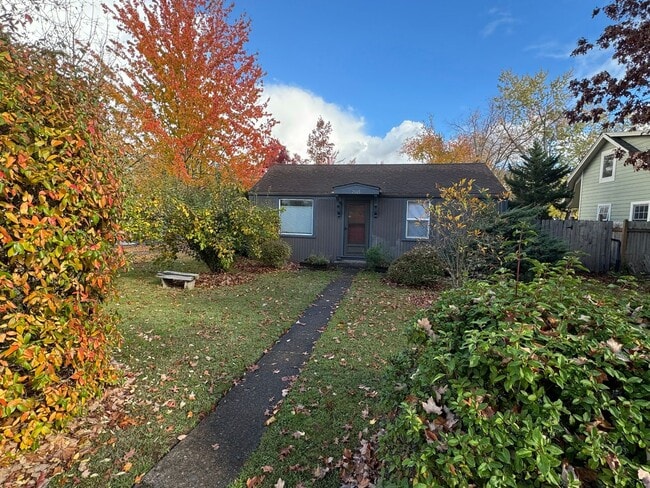 Primary Photo - 2 Bedroom House in SE Eugene