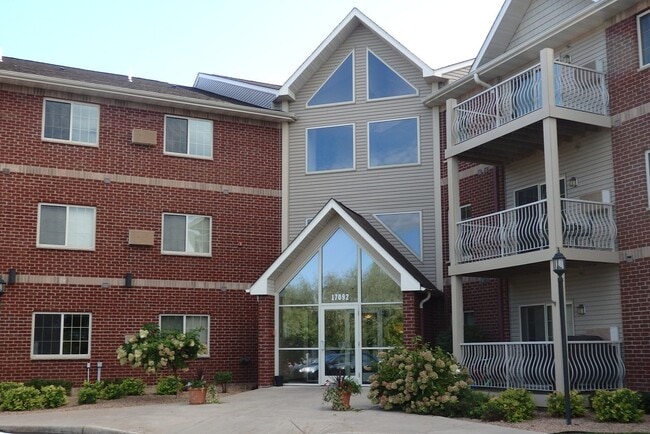 Main Entrance - Courtwood Village Condominiums