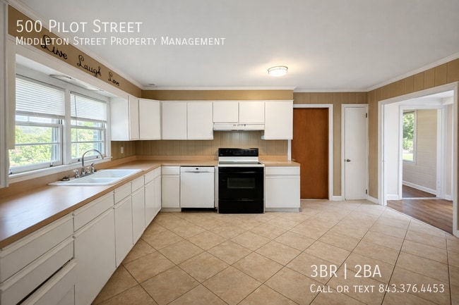 Building Photo - 500 Pilot St