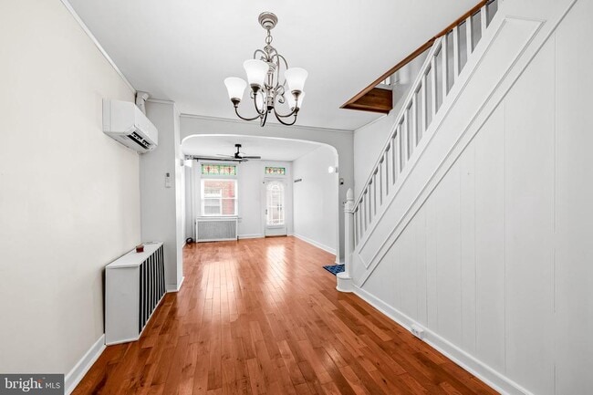 Building Photo - 417 S Madeira St