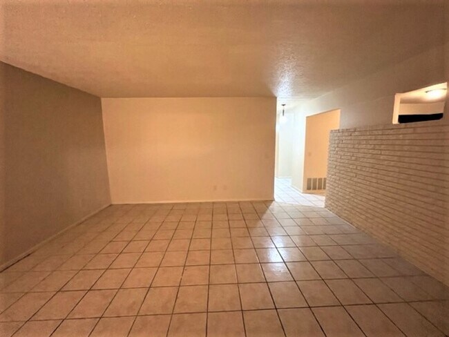 Building Photo - 1037 SW 103rd St