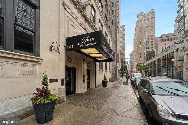 Building Photo - 1324 Locust St