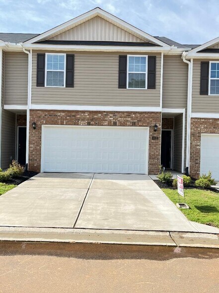 Building Photo - 1112 Broholmer Ln