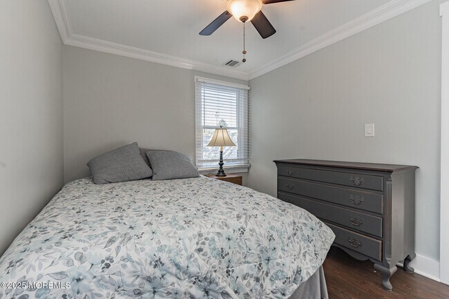 Building Photo - 605 Monmouth Ave