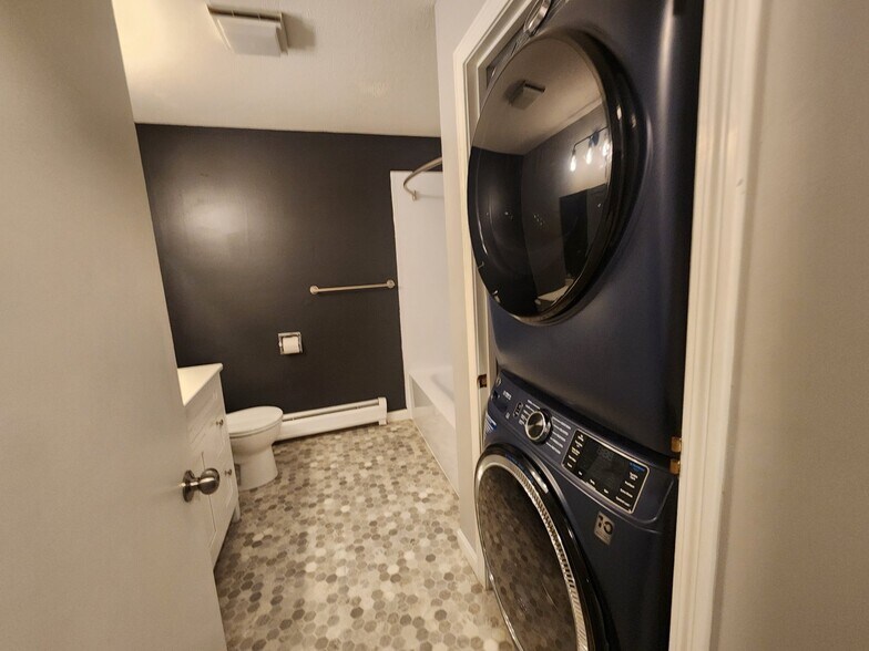 Building Photo - 205 Forest Dr