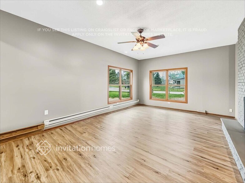 Building Photo - 7015 W Shadow Lake Dr