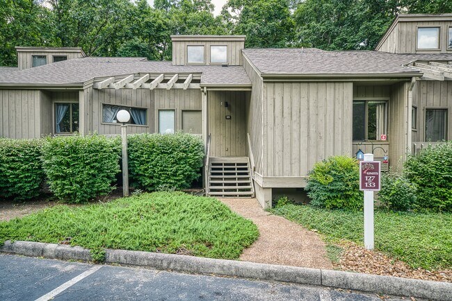 Primary Photo - 129 Eagle Ct