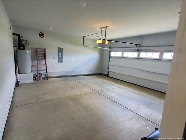 Building Photo - 5717 Pondhaven Dr