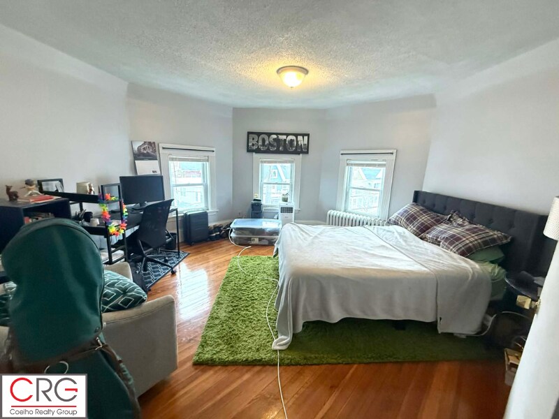 Building Photo - 53 Elm St