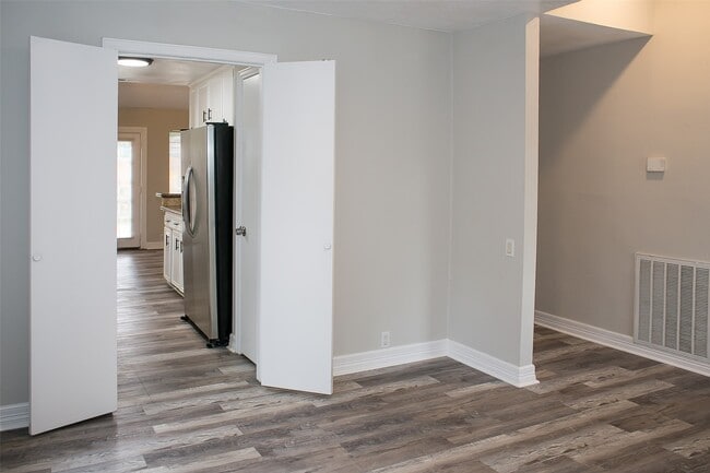 Building Photo - 12723 Ravensway Dr