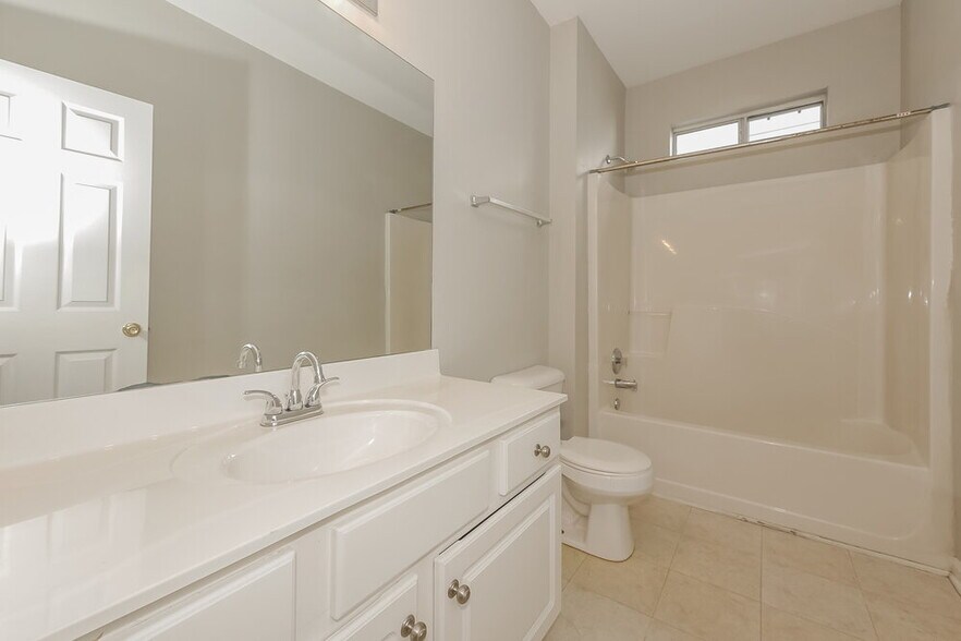 Building Photo - 537 Anglewood Trace