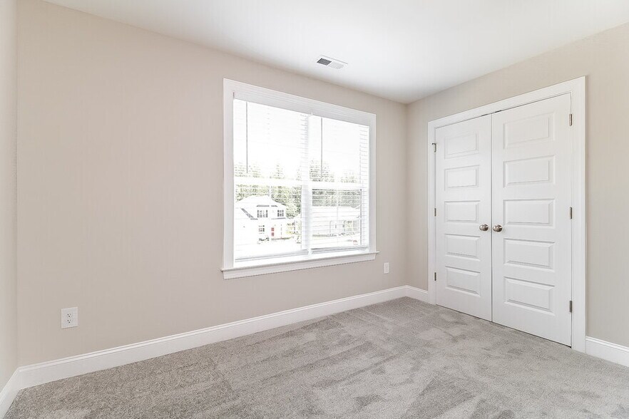 Building Photo - 355 Alcock Ln