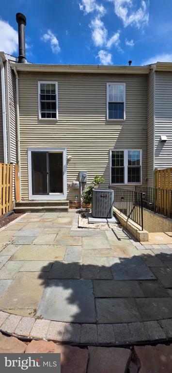 Building Photo - 6008 Raina Dr