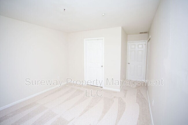 Building Photo - 606 Tanglewood Dr