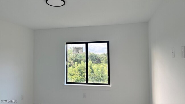 Building Photo - 4105 East 15th Street