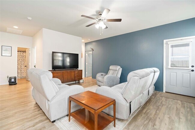 Building Photo - 18316 Timbermill Ln
