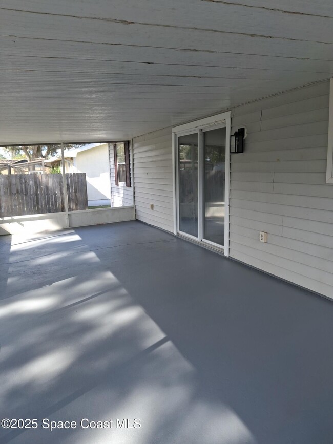 Building Photo - 6410 Lookout Dr