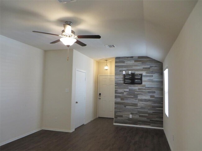 Building Photo - 400 Major Lee Ln