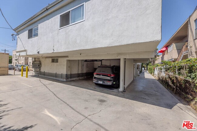 Building Photo - 1426 Orange Grove Ave