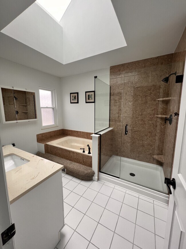 Master Bathroom - 12790 Polo Parc Dr
