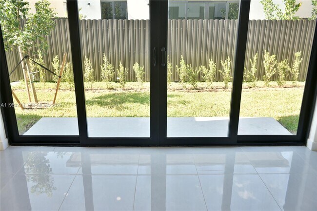 Building Photo - 1160 NW 2nd St