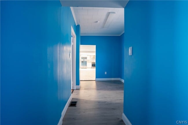 Building Photo - 599 Albany St