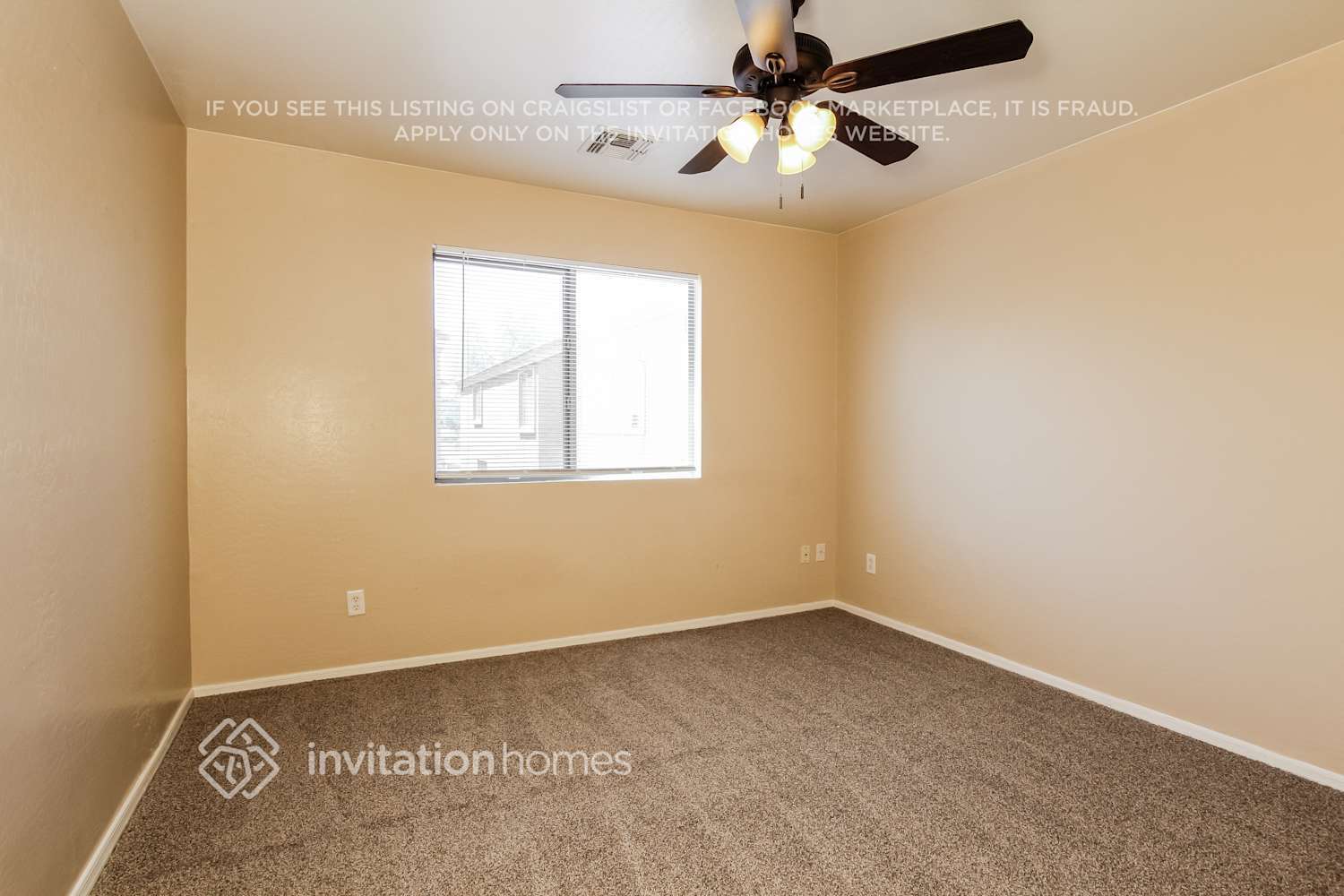 Building Photo - 12921 W Fleetwood Ln
