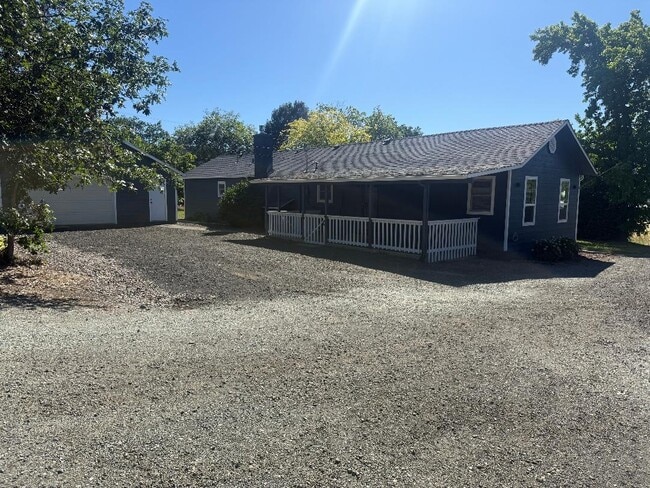 Building Photo - 329 Gael Ln