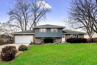 Building Photo - 1N280 Morse St