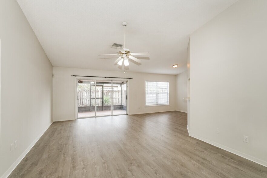Building Photo - 10148 Cedar Dune Dr