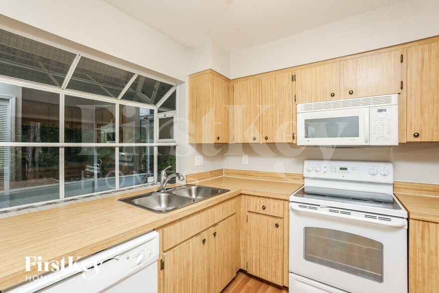 Building Photo - 2144 Churchill Downs Cir