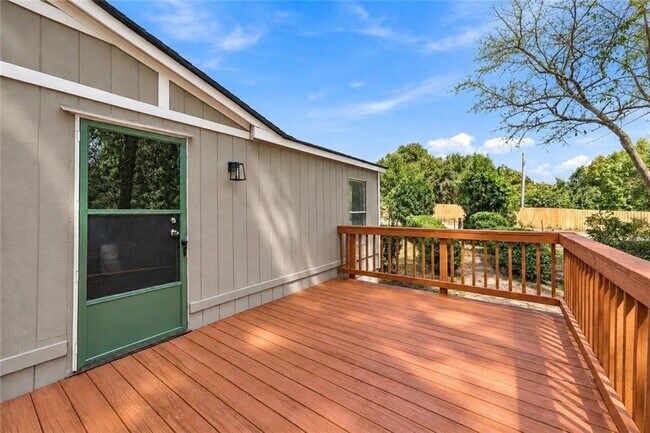 Building Photo - 8155 Knight Ln