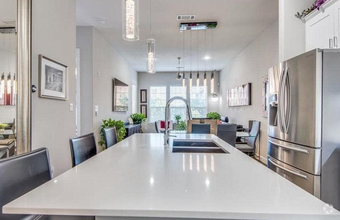 Building Photo - 5015 Meridian-1318