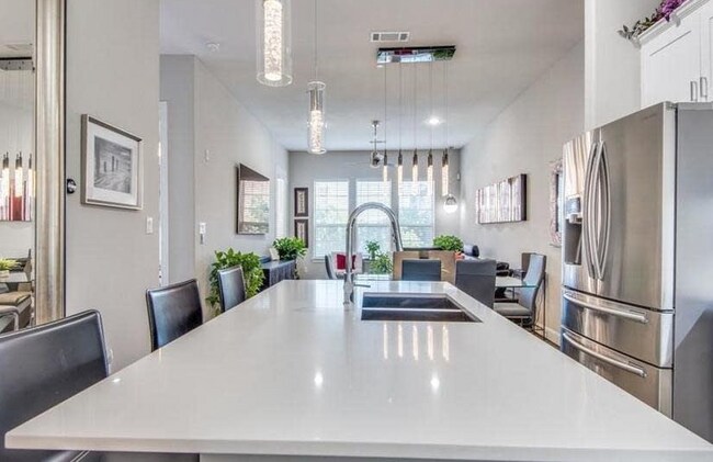 Building Photo - 5015 Meridian-13299