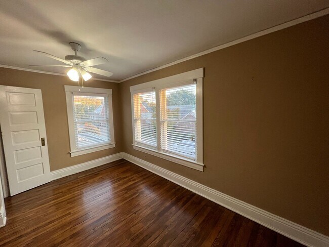 Building Photo - Beautiful house for rent!